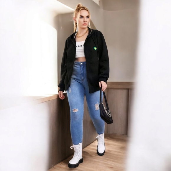 SHEIN Plus Heart Patched Drawstring Hooded Jacket 4XL - Picture 4 of 12